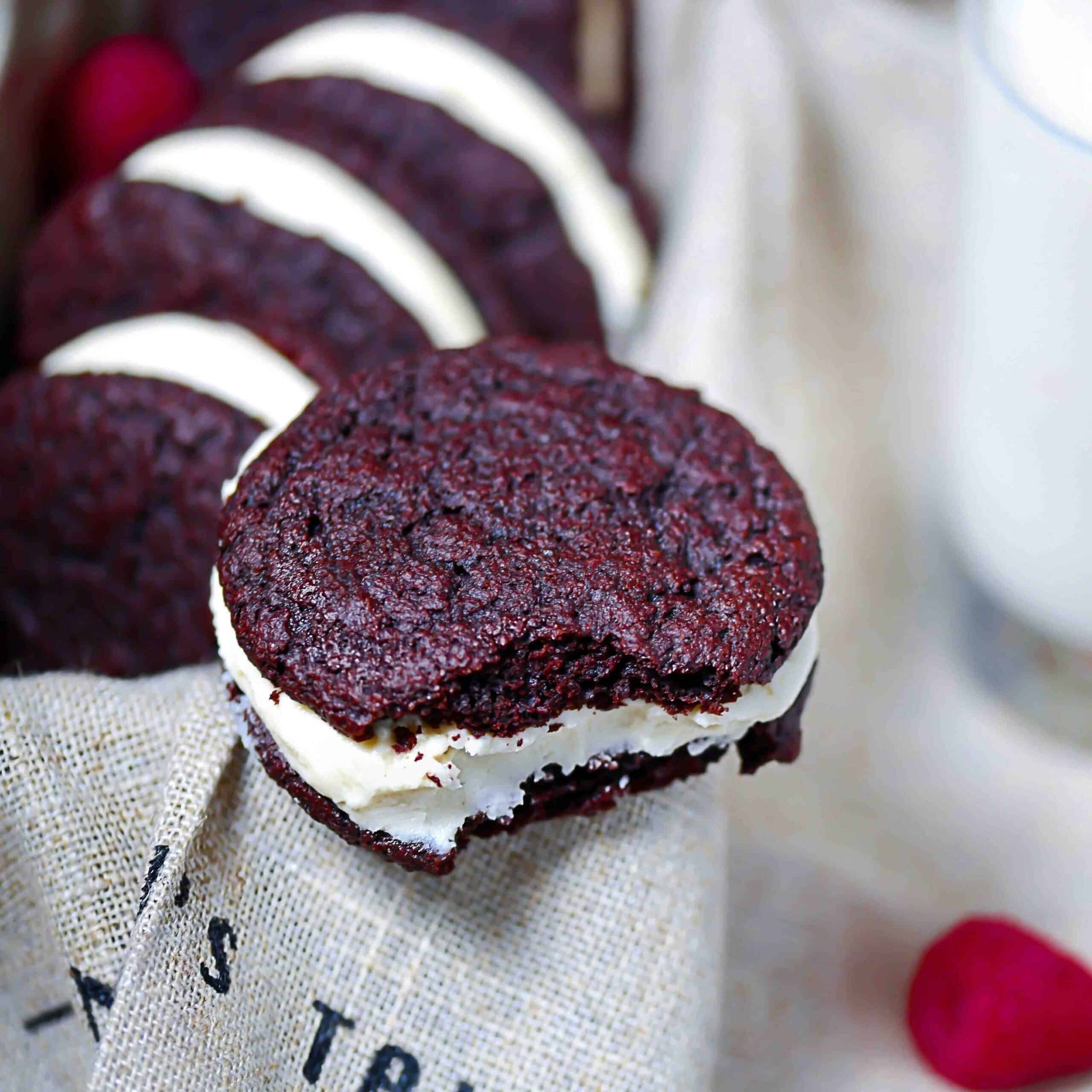 Whoopie pies with raspberry