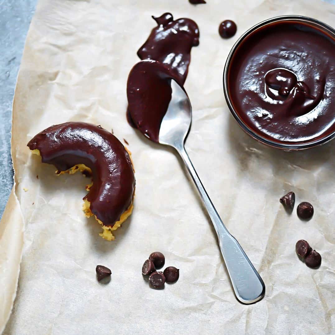 Dairy-free, low-carb donuts with chocolate