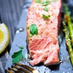 Salmon with asparagus and lemon